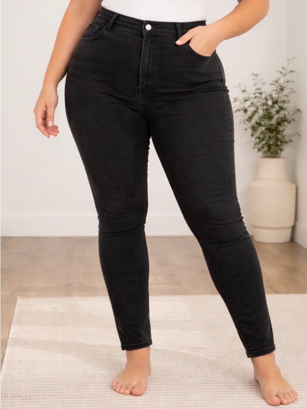 Madewell women’s Classic Black Denim Jeans